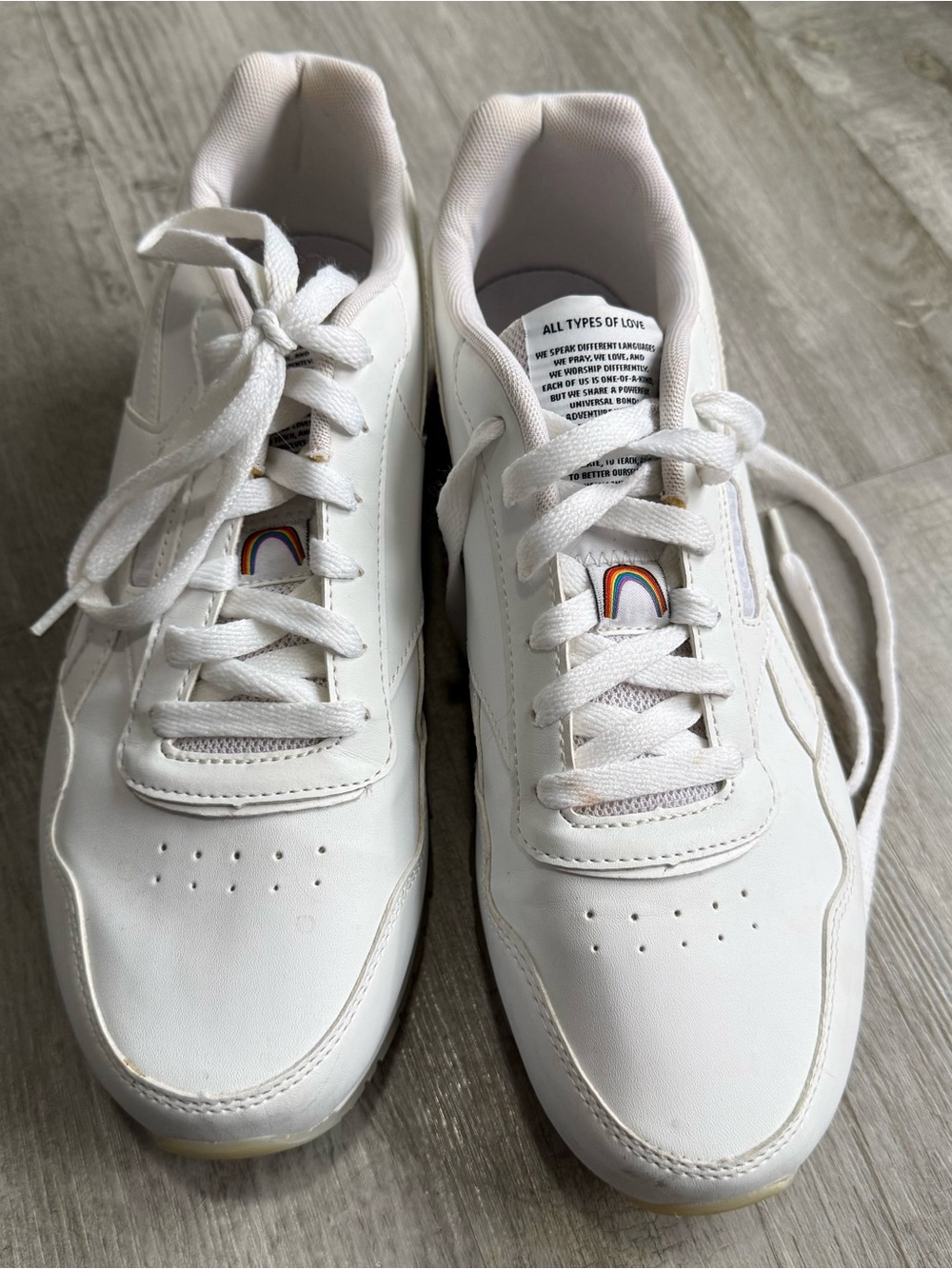 Good condition Reebok rainbow pride white sneakers tennis shoes